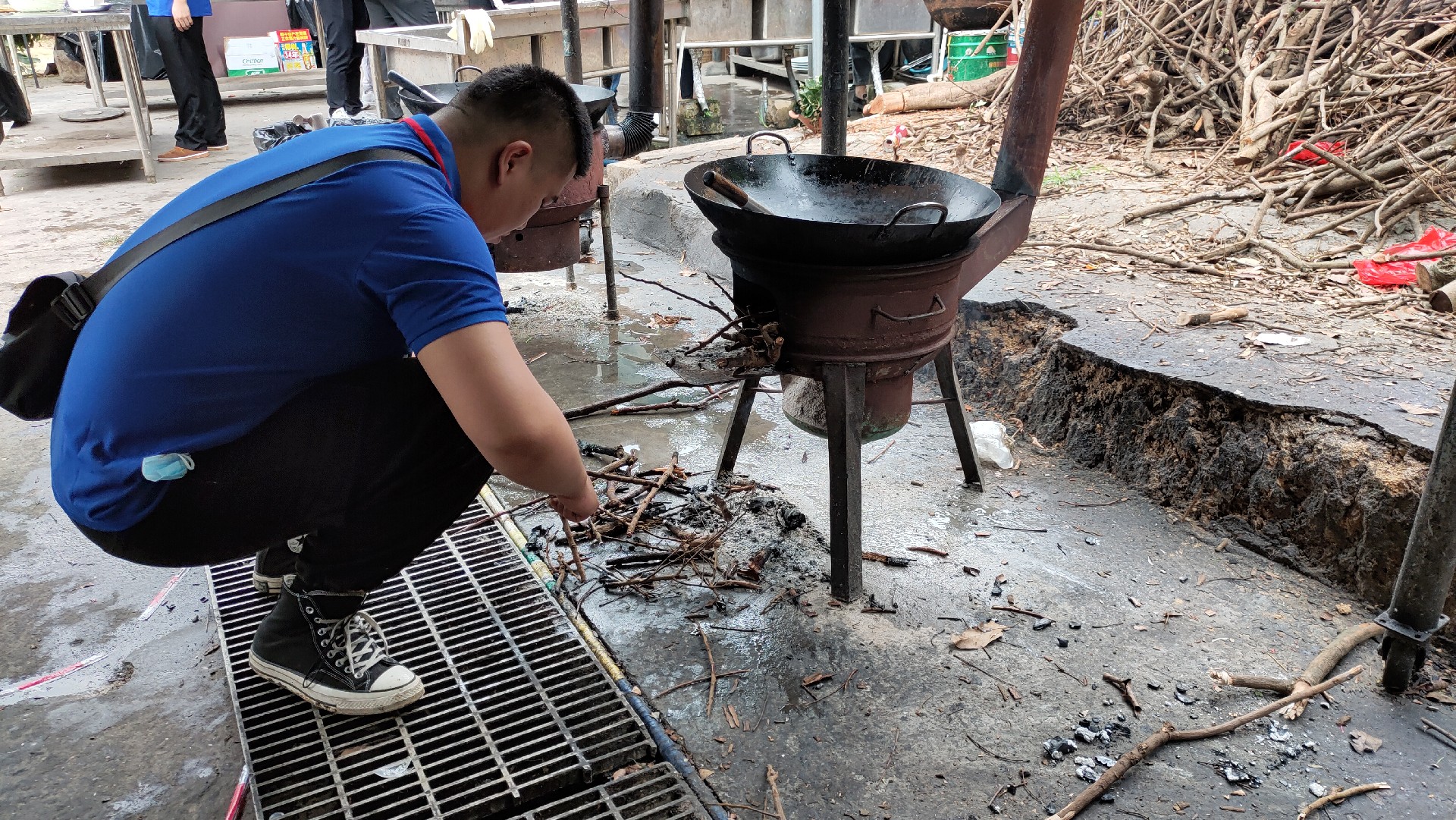 松湖騎行，穿樹飛花；農(nóng)家休閑，擁抱自然