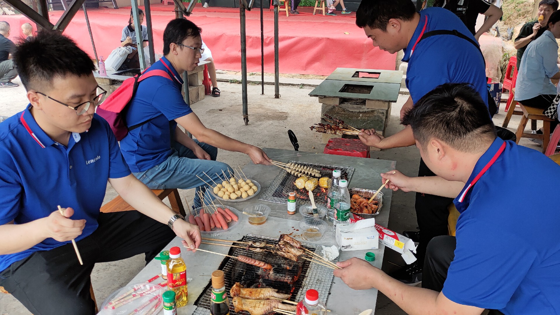 松湖騎行，穿樹(shù)飛花；農(nóng)家休閑，擁抱自然